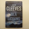 Bok - Blå Gryning av Ann Cleeves
